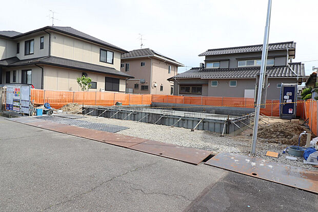 【【基礎工事】】太陽光パネル搭載物件!土地面積60坪以上!北前面道路約5.2m公道!