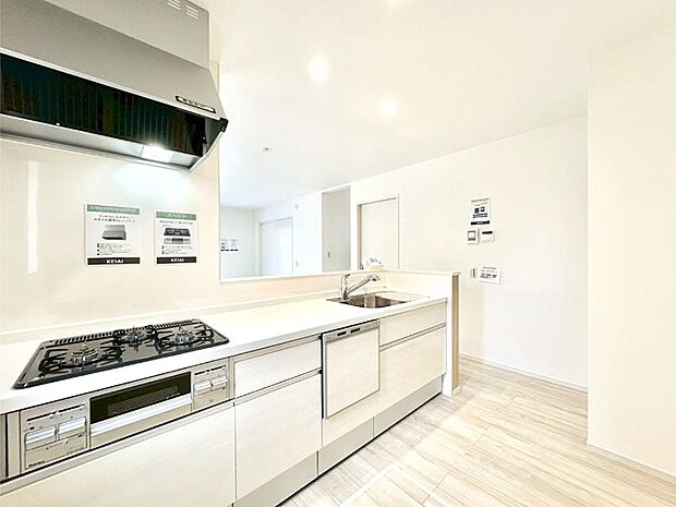 料理をしながらでもご家族との会話を楽しめる対面キッチン