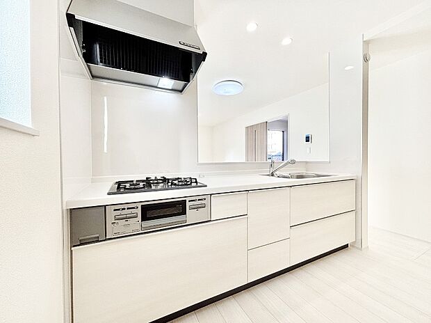 ゆとりあるキッチンではご家族と楽しくお料理ができます。