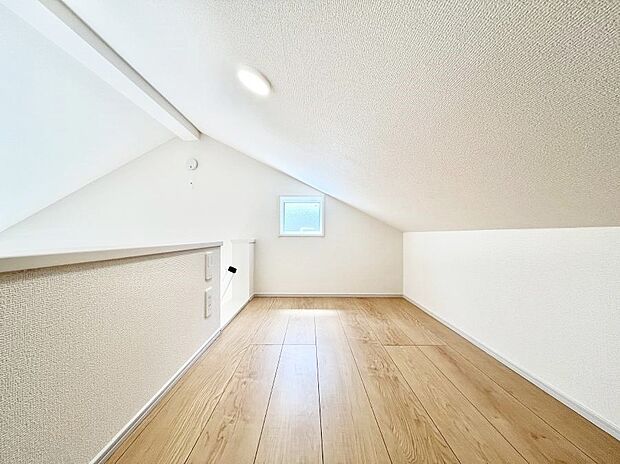 ロフト部分は収納や寝室扱いにするなど、アイデア次第で快適空間に大変身！ お子様の秘密基地にも！？ 