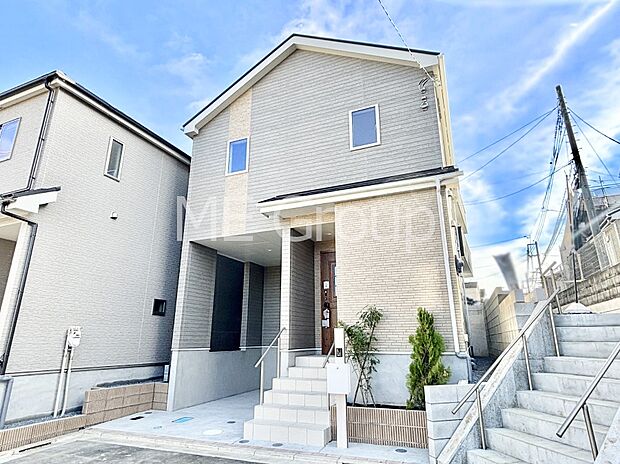 たっぷりの陽光と心地よい風が舞い込む住まい