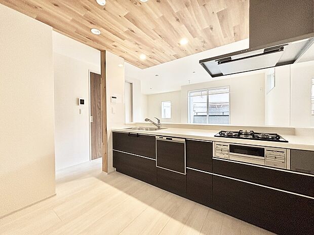 毎日使うキッチンだから、使いやすさ＆お手入れのしやすさにこだわりました。 