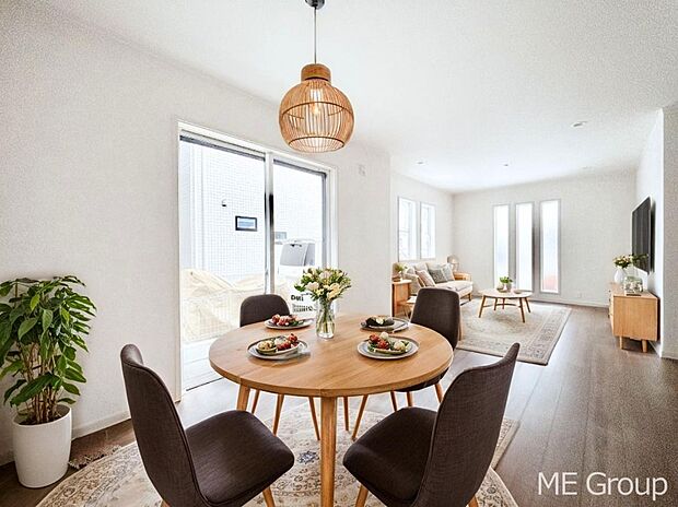 落ち着いた雰囲気のＬＤＫは家族みんなの快適空間※家具はCGです