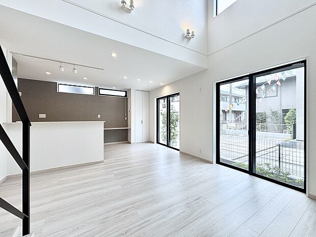 家族の笑顔が自然と生まれてくる、そんな雰囲気のダイニングに仕上がっています