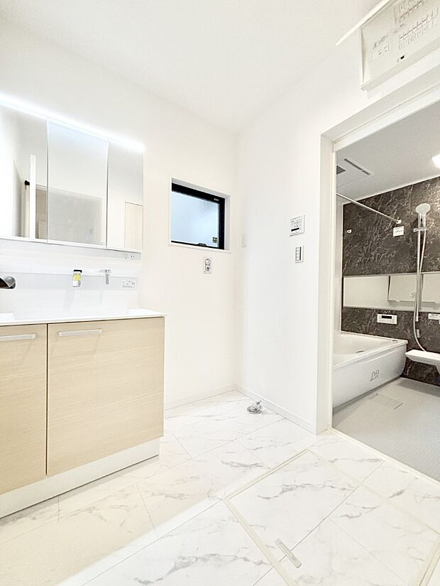 広々とゆとりのあるランドリースペース。  