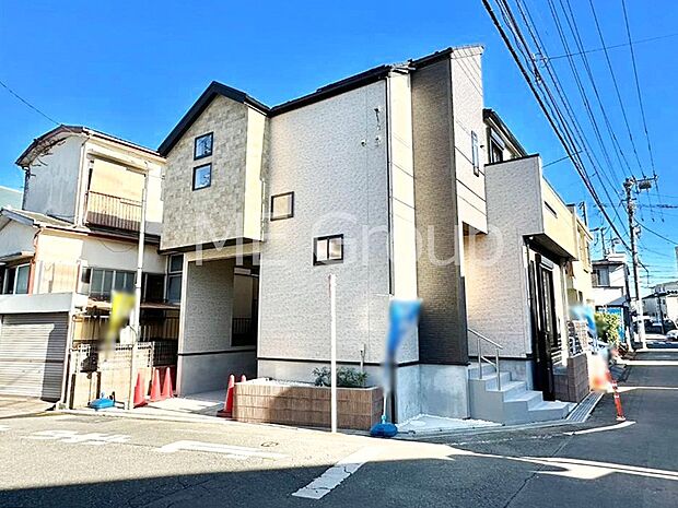 洗練された外観、上質な住空間が広がる室内は永く安心して過ごせる住居です。