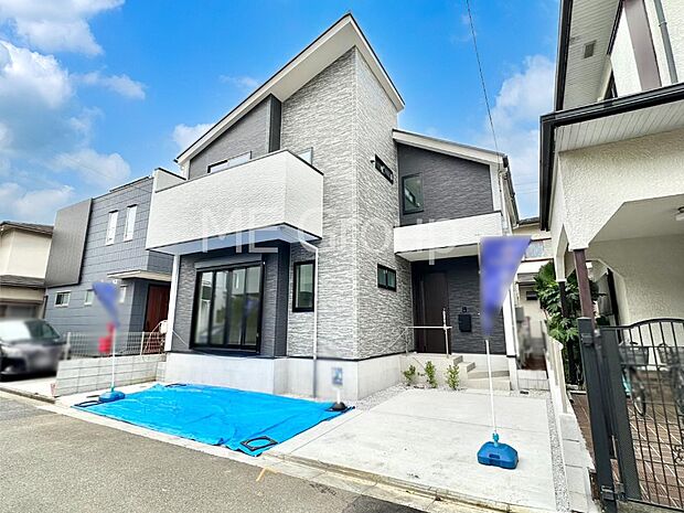 上質感あふれる外観デザイン。魅力の住まいを実現。