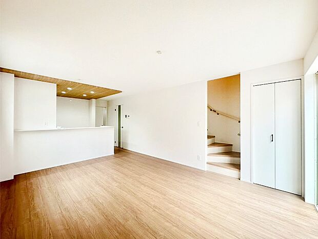 リビング階段、毎日大切な家族とコミュニケーションがとれる家族思いの間取り