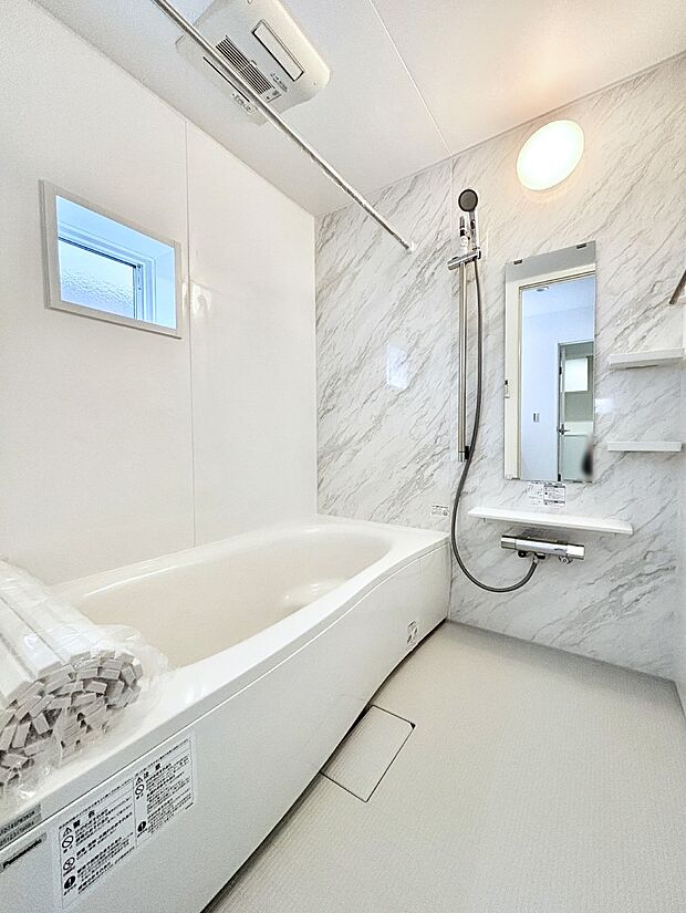 落ち着いた雰囲気でゆっくりお寛ぎいただけるバスルーム