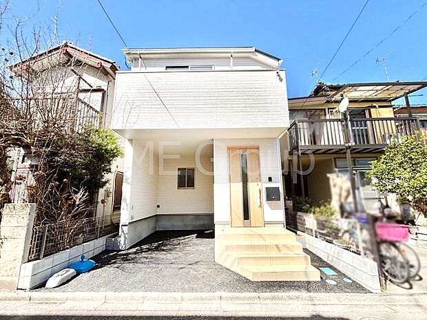 洗練された外観、上質な住空間が広がる室内は永く安心して過ごせる住居です。