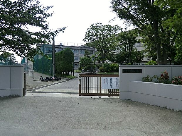 蕨市立第二中学校()