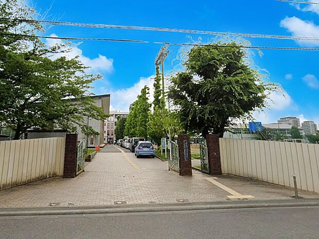 戸田市立新曽中学校()