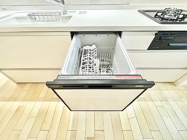 【食洗機】後片付けもラクラク、家事の時間短縮の食器洗浄乾燥機です。 