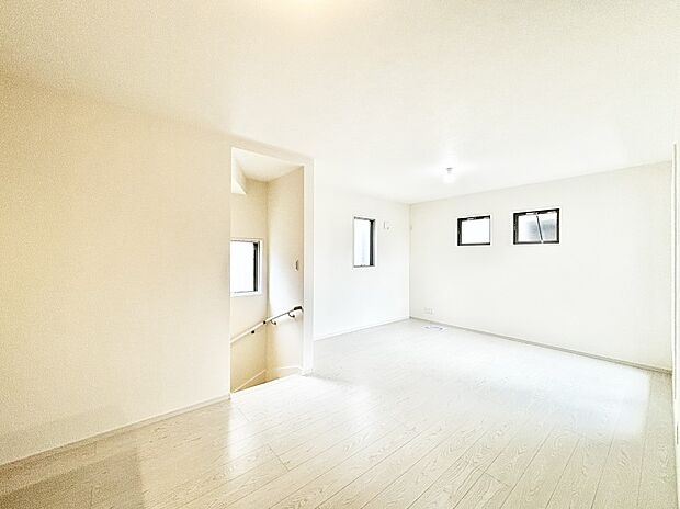 【リビングダイニング】家族が自然と集まる憩いのスペースになりそう  