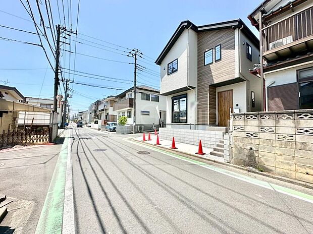 【前面道路含む現地写真】堂々完成！！ ここから始まる新生活を応援いたします！ 