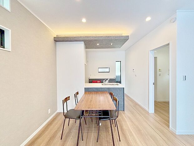 【リビング】住む方の個性が引き出される、インテリアを考えるのが楽しみなリビングです！ 