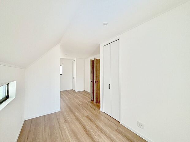 【洋室】2部屋に分けても利用できるフレキシブルな間取りプラン