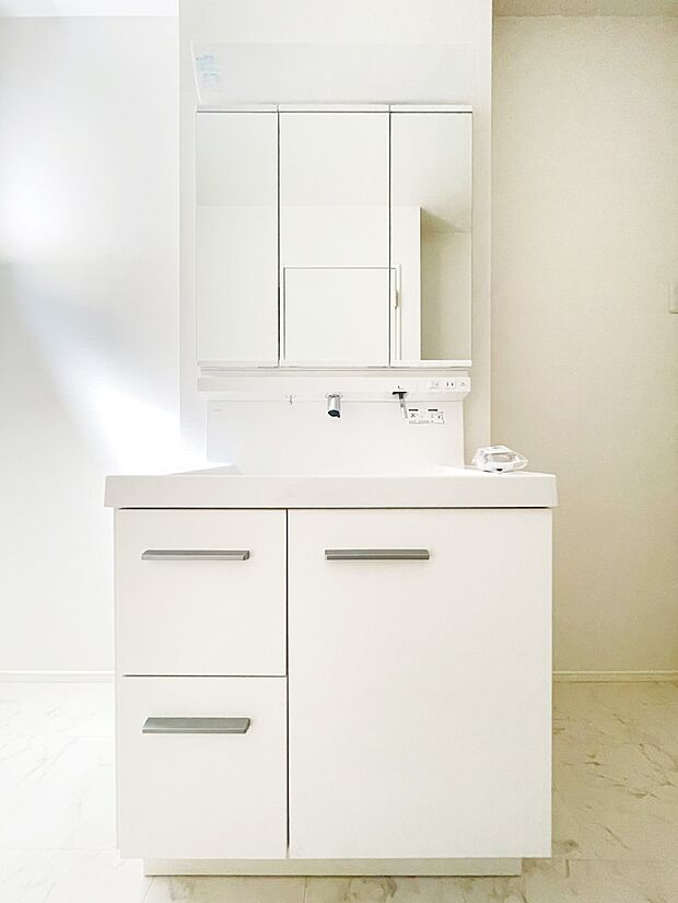 【洗面台・洗面所】収納力と機能性に優れた洗面化粧台