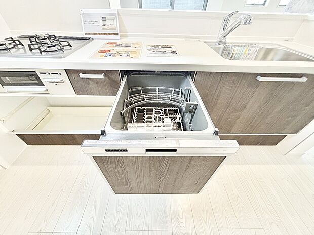 【食洗機】面倒なお片づけは食洗機にお任せ！家事の負担が減って、時間にも気持ちにもゆとりができます。