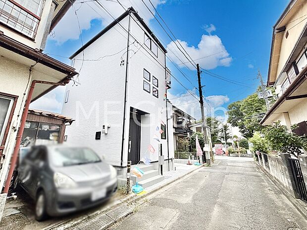 【前面道路含む現地写真】堂々完成！！ ここから始まる新生活を応援いたします！ 