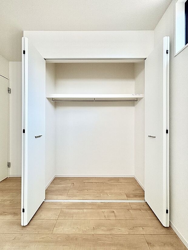 【収納】たっぷりの収納スペースで快適に暮らせそう 