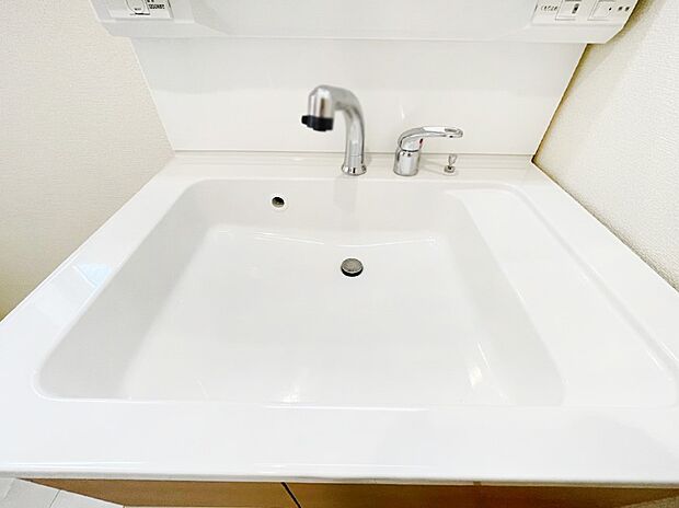 【ハンドシャワー水栓】ハンドシャワー付き！使いやすい洗面台。