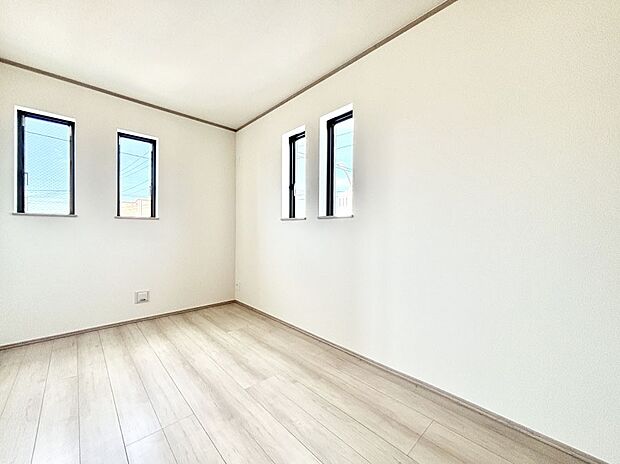 【子供部屋】２面採光で明るさ＆風通し良好！