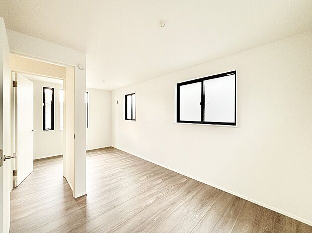 【子供部屋】将来は2部屋にすることもできますね。お年頃になったら夢の個室にチェンジ!