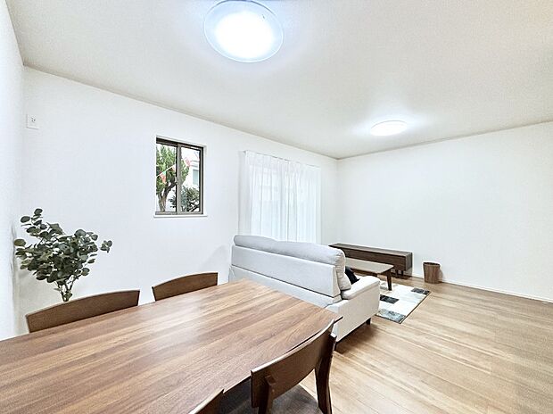 【リビング】どこにいても家族のつながりを感じられるコミュニケーションリビング。 