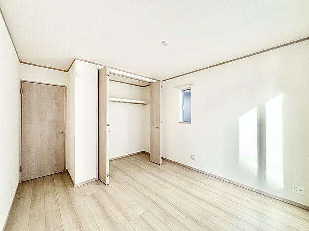 【洋室】ナチュラルなフローリングはどんなインテリアにもマッチ