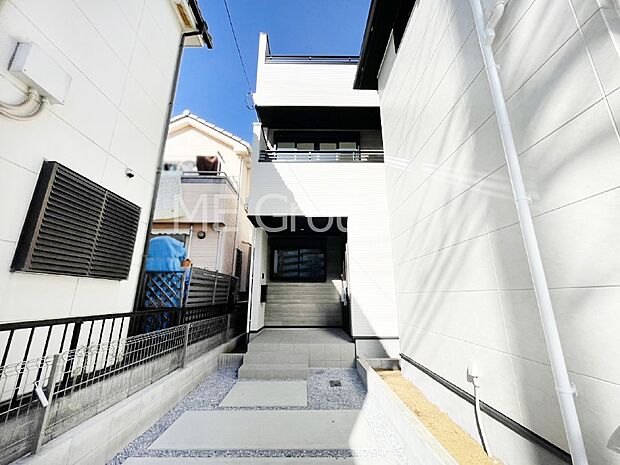 【現地外観写真】溢れる陽光でご家族の笑顔も輝く