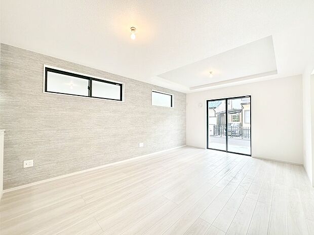 【ダイニング】家族の笑顔が自然と生まれてくる、そんな雰囲気のダイニングに仕上がっています 