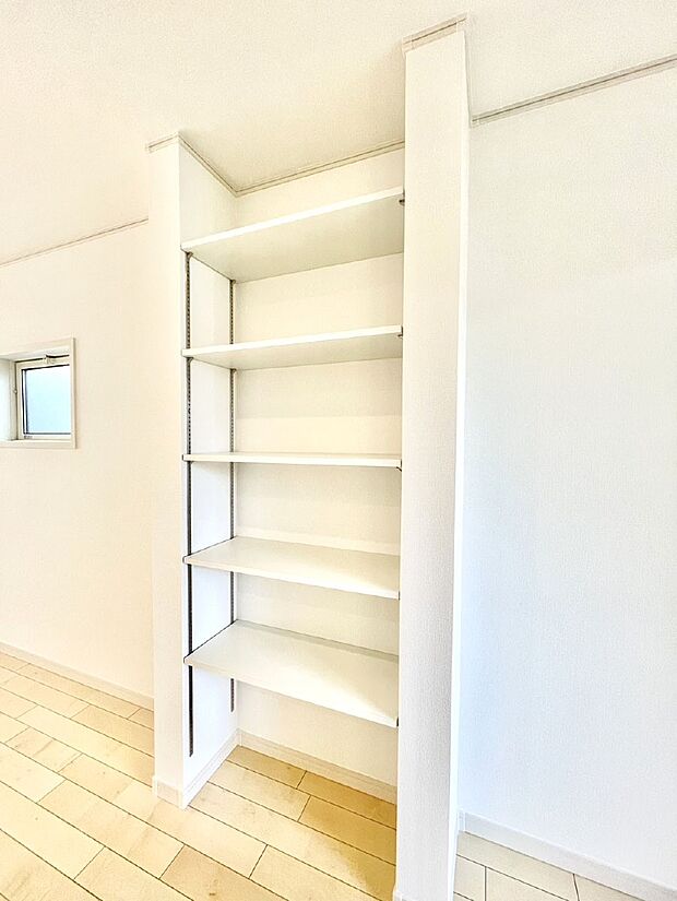 【キッチン横収納】キッチン横収納！食材のストックはもちろん、日用品の収納など使い方はいろいろ！  