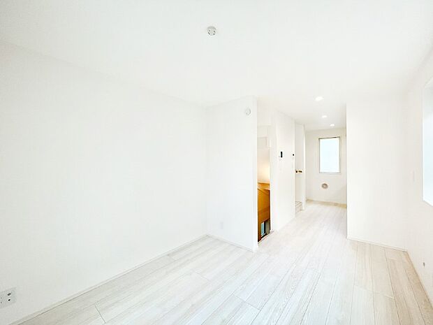 【ダイニング】家族の笑顔が自然と生まれてくる、そんな雰囲気のダイニングに仕上がっています