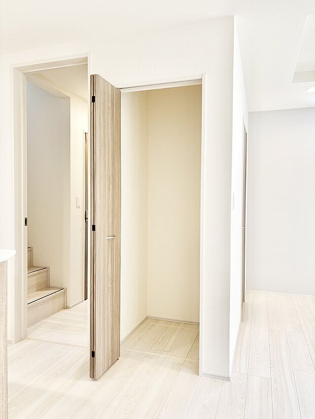 【収納】物が多くなりがちなリビングにうれしい収納