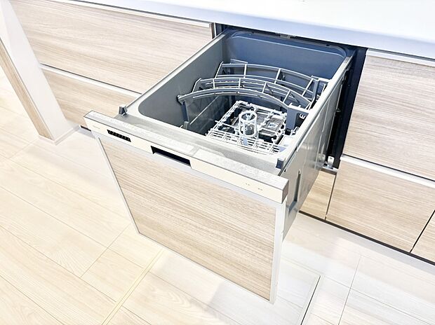 【食洗機】面倒なお片づけは食洗機にお任せ！家事の負担が減って、時間にも気持ちにもゆとりができます。