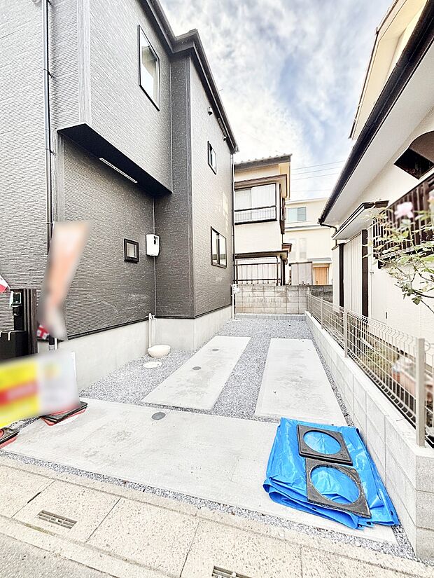 【駐車場】目の前が駐車場だと雨の日も大量にお買い物をした時も便利ですね