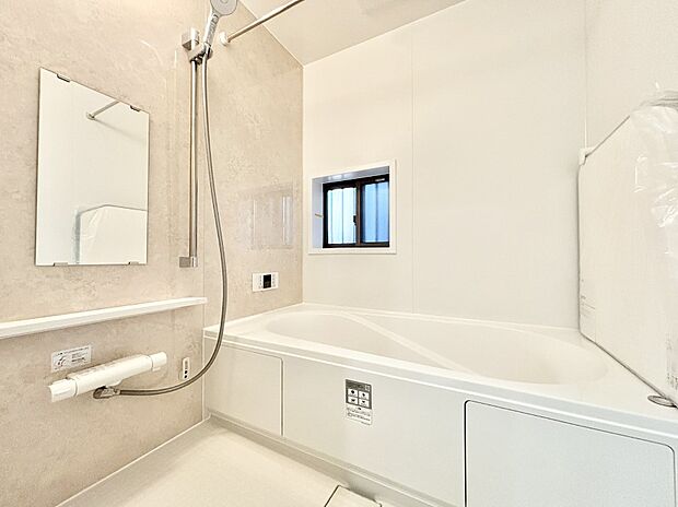 【浴室】落ち着いた雰囲気でゆっくりお寛ぎいただけるバスルーム