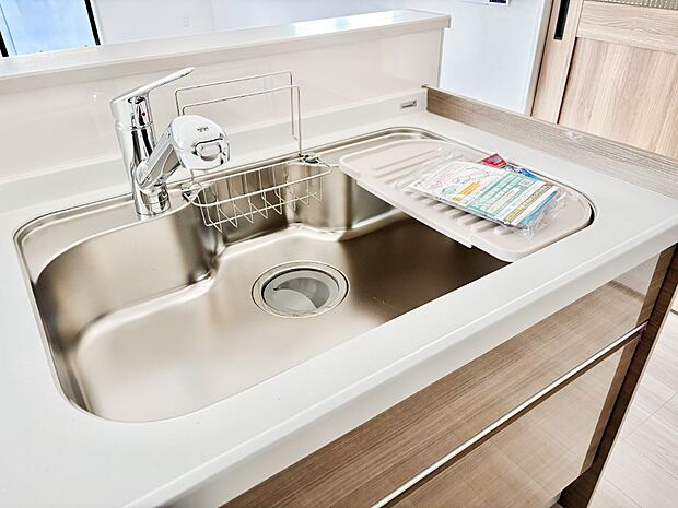 【その他設備(浄水器)】いつでも清潔なおいしいお水を。一つの水栓で水道水と浄水を使い分け。