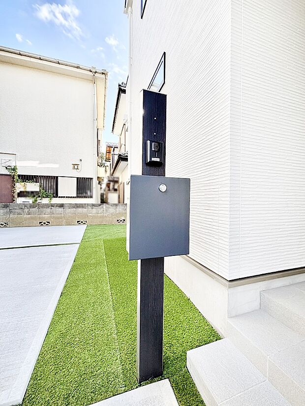 【その他現地】表札・インターホン・ポストをひとつに集約