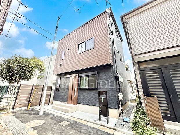 【現地外観写真】たっぷりの陽光と心地よい風が舞い込む住まい