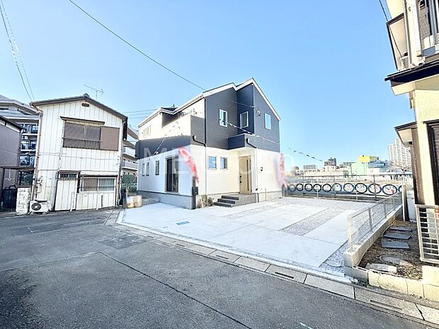 【前面道路含む現地写真】前面道路はきちんと整備されています  