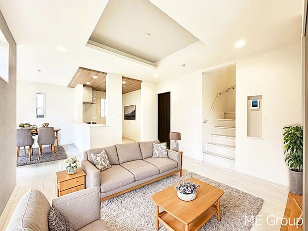 【リビング】落ち着いた雰囲気のＬＤＫは家族みんなの快適空間※家具はCGです