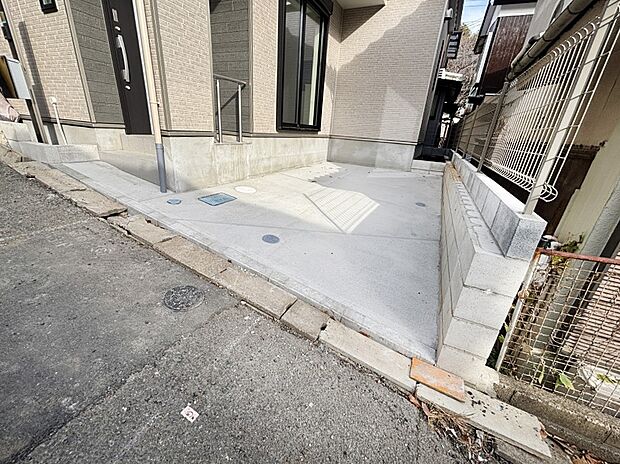 【駐車場】生活に欠かせない駐車スペース。