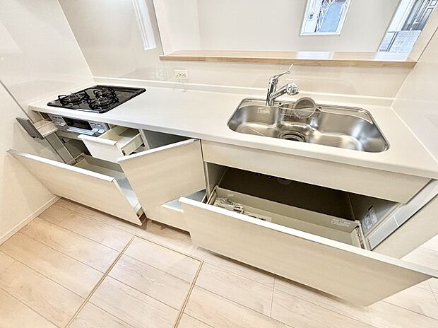 【その他設備(スライド収納)】使いやすさを優先したスライド式収納タイプ!