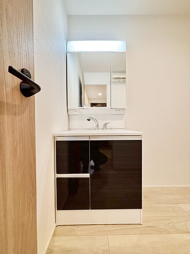 【洗面台・洗面所】収納力と機能性に優れた洗面化粧台