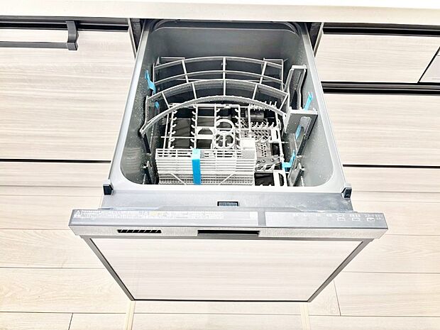 【その他設備(食洗機)】面倒なお片づけは食洗機にお任せ！家事の負担が減って、時間にも気持ちにもゆとりができます。