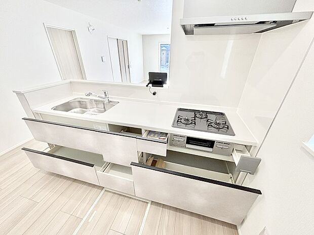 【その他設備(スライド収納)】使いやすさを優先したスライド式収納タイプ!