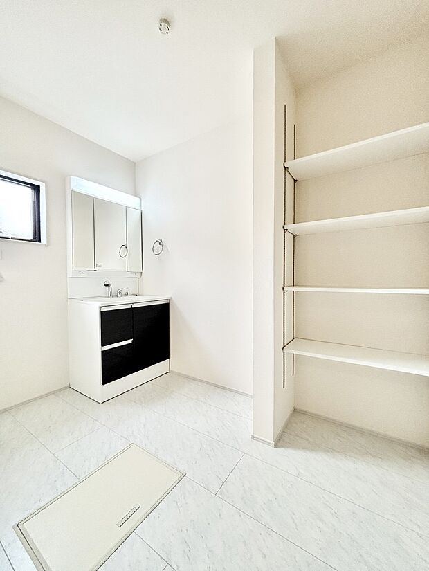 【ランドリースペース】広々とゆとりのあるランドリースペース  　