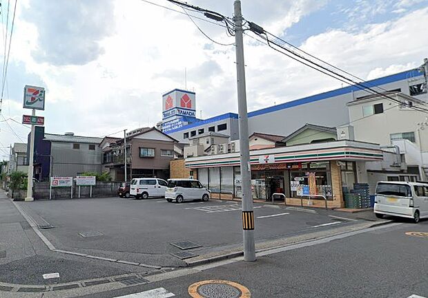 セブン-イレブン 川口青木3丁目店(約300m)